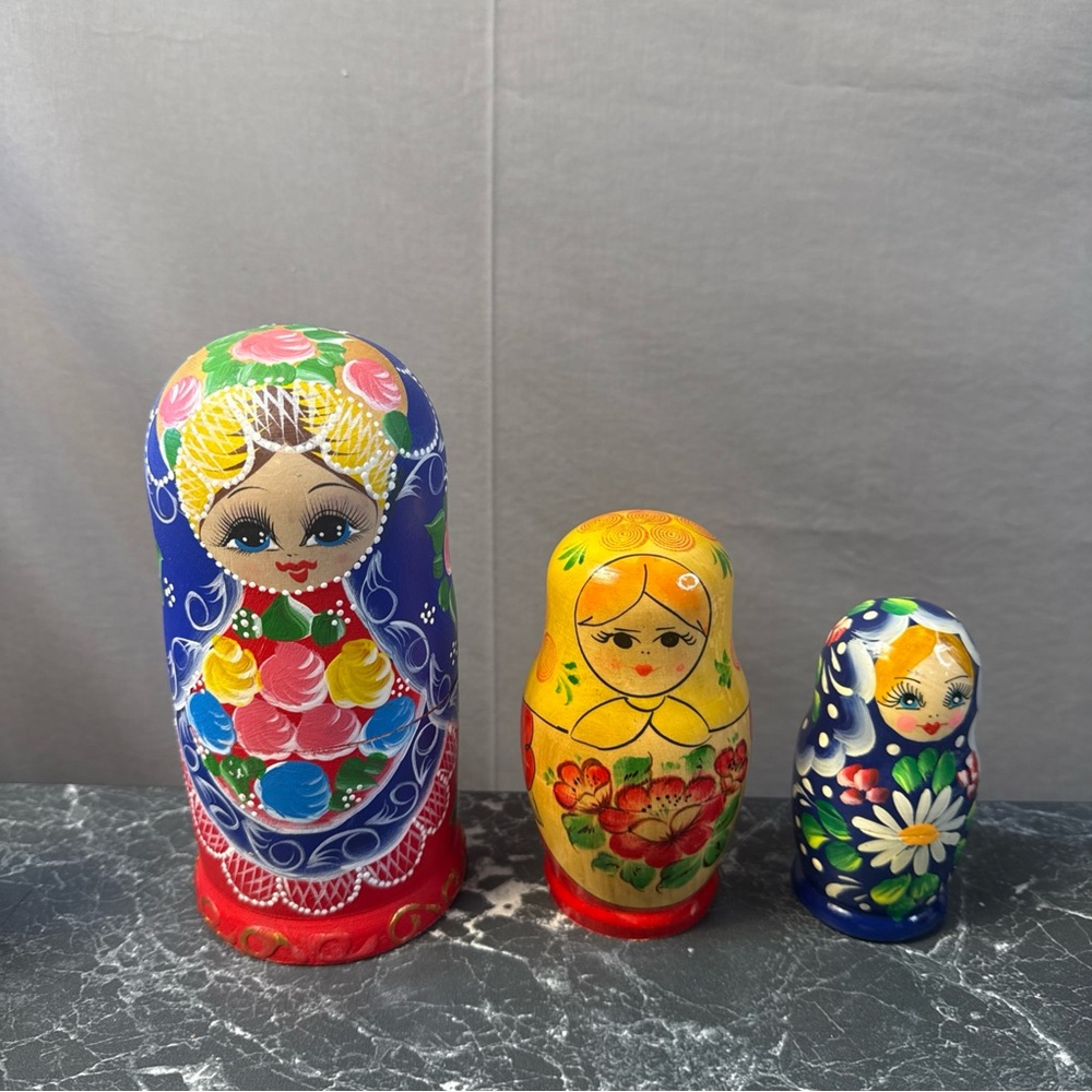 Vintage Nesting Dolls Lot Of Three
